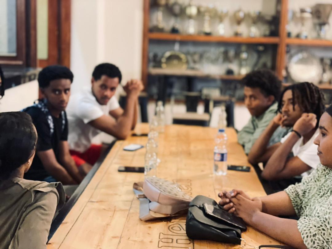Young people in a Yoyo Sports community session